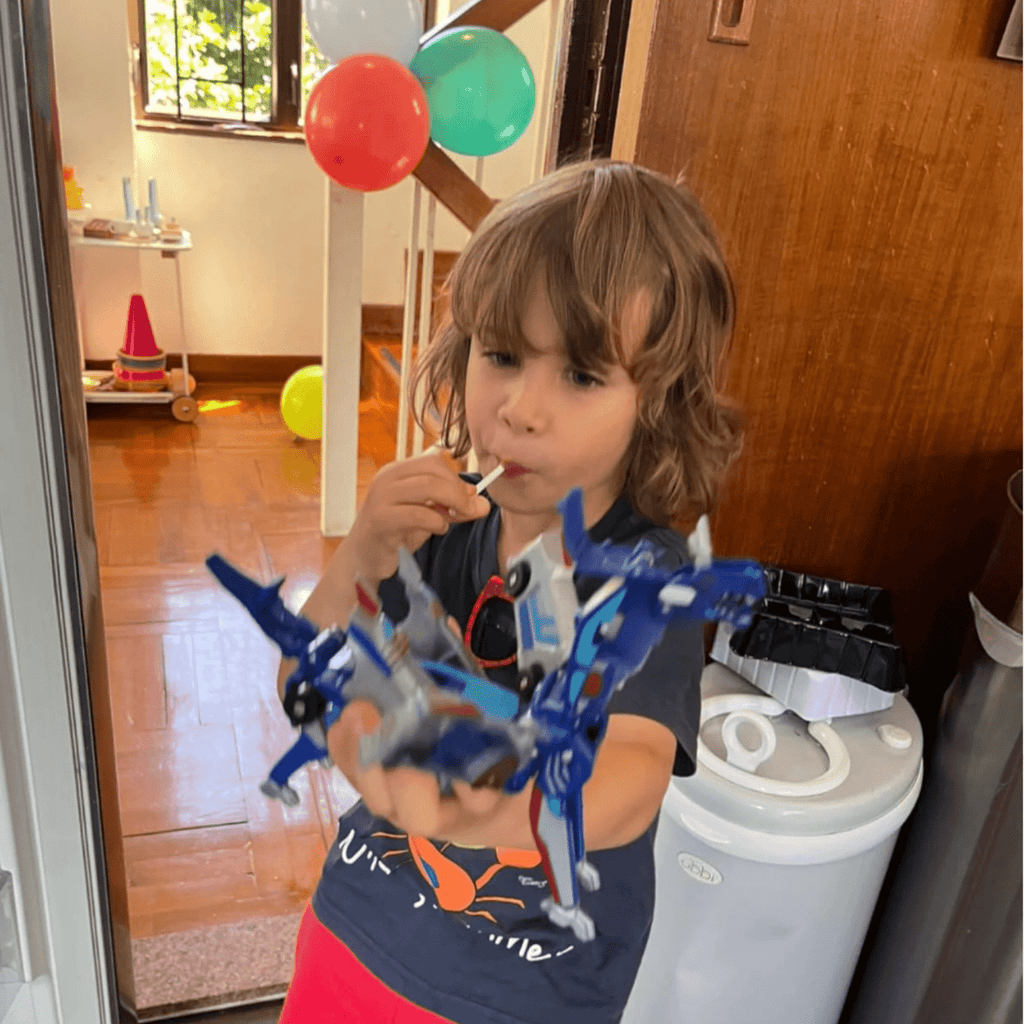 Méta - Beast™ : Voiture Dinosaure à Fusion Magnétique – Transformation Instantanée par Collision (2 - en - 1) pour homme – rasage de précision sans irritation | Barbenoire